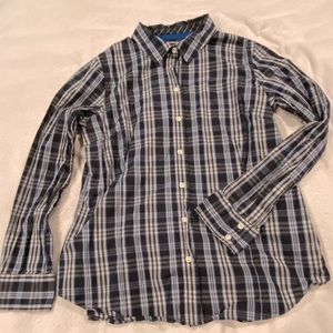 Long sleeve button down women’s plaid shirt